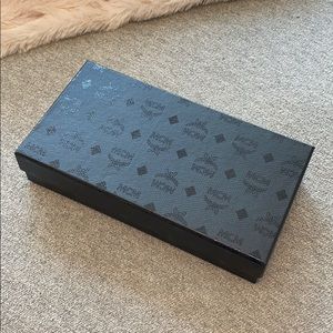 MCM wallet box